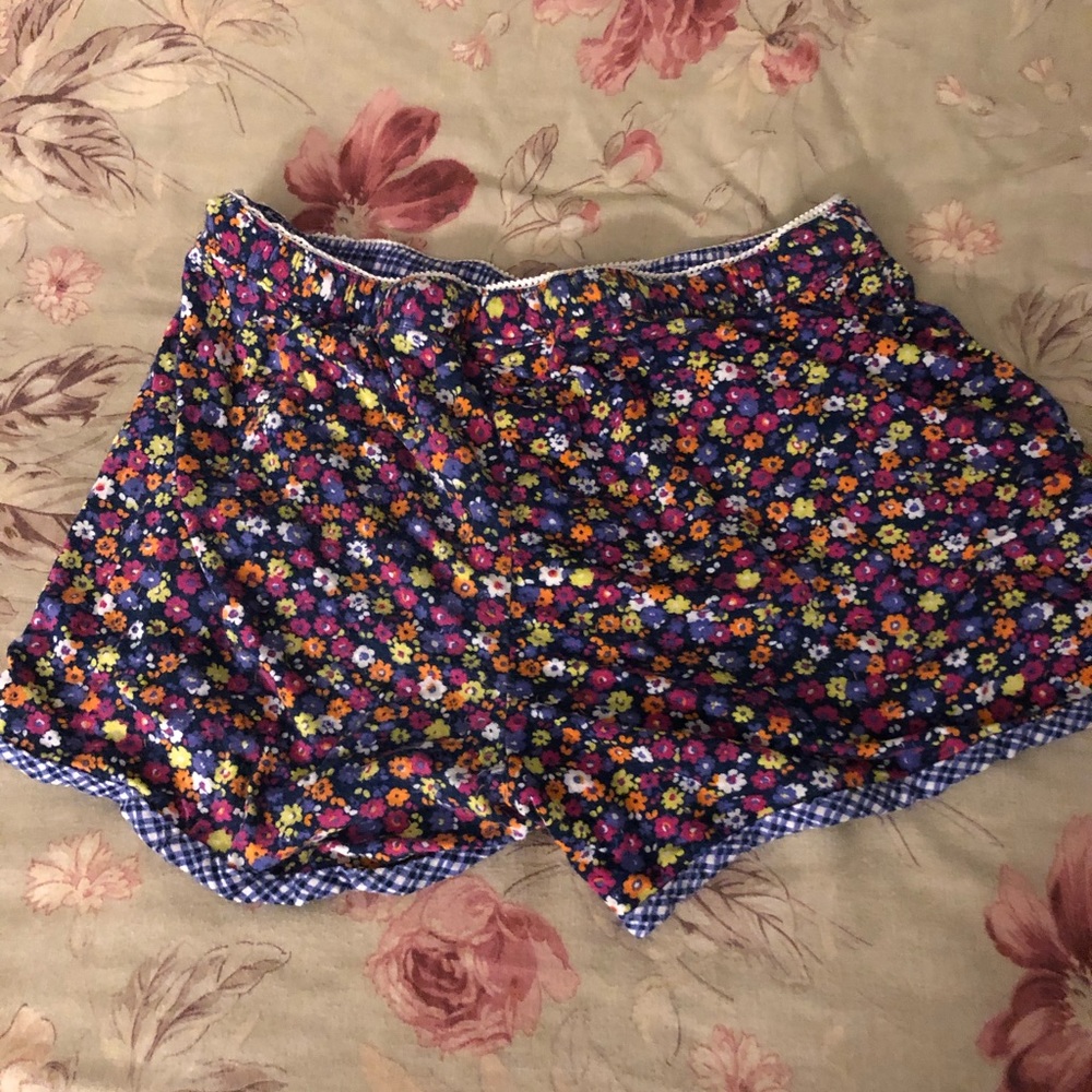 H&M Shorts - Picture 2 of 2